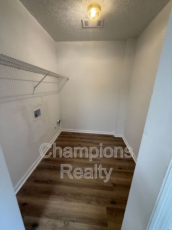 Photo - 1719 Celia Dr