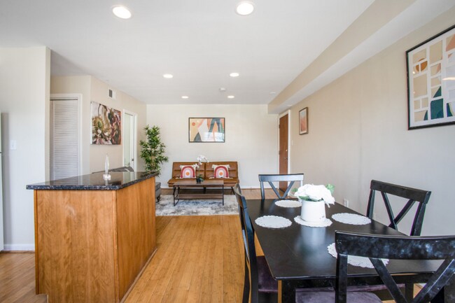 Photo - 3339 10th Pl SE Unidad 302