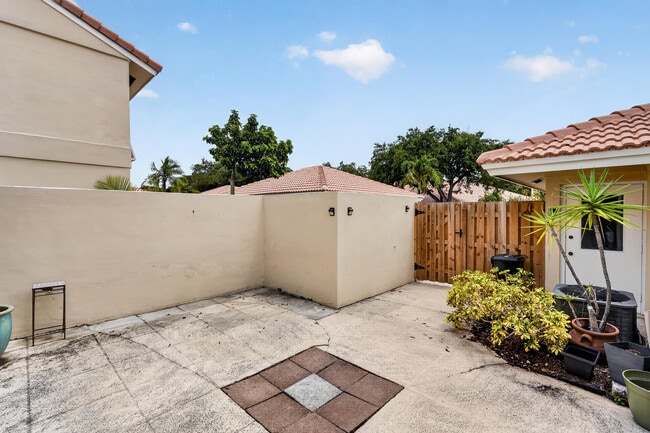 Photo - 222 Old Meadow Way
