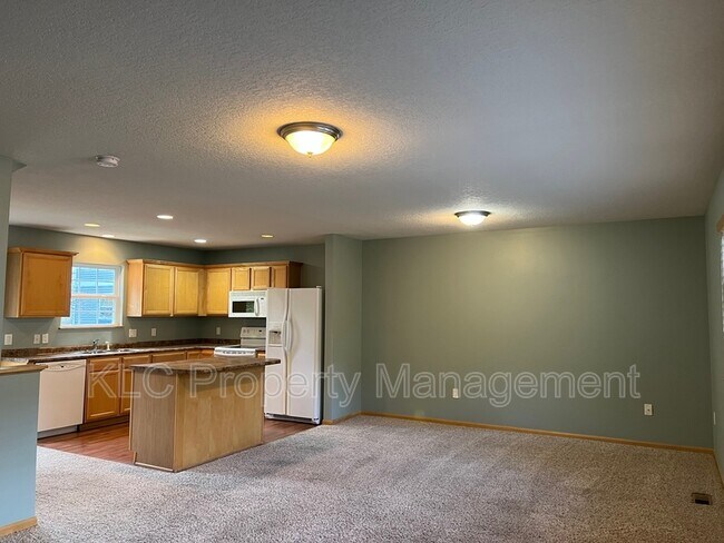 Photo - 5558 Kenton Ln
