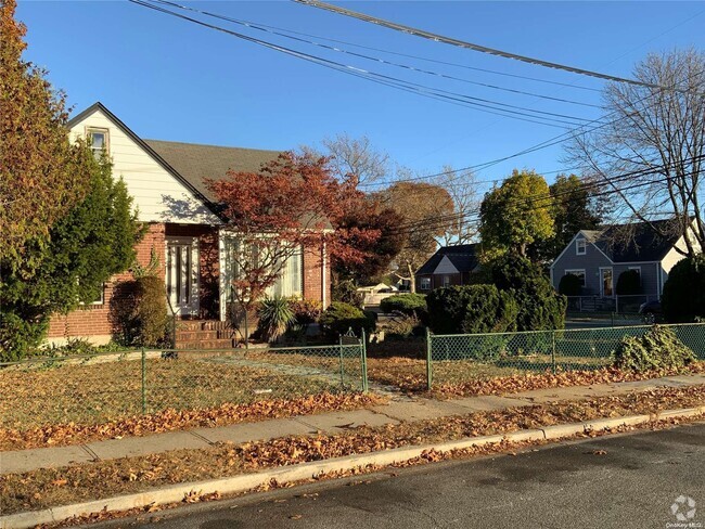 Building Photo - 447 Locust Ave Rental