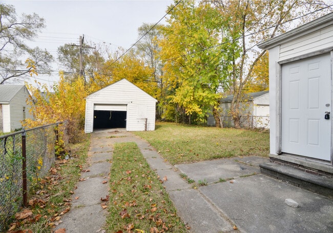 Photo - 15411 Seymour St