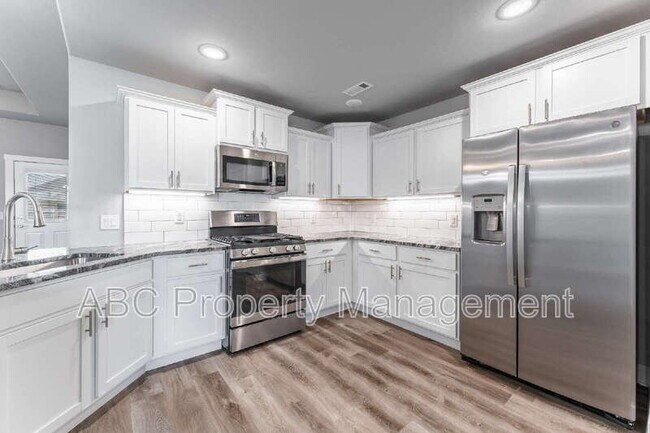 Photo - 410 Citation St