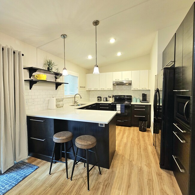 Photo - 5631 Acclamation St E