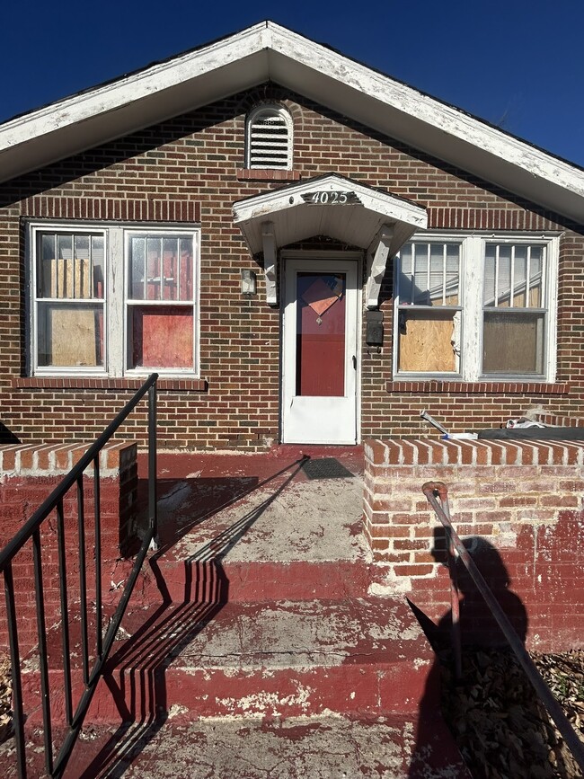 Building Photo - 4025 Beachwood Ave