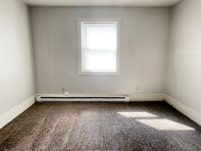 Photo - 204 N Dill St Unit Apt 02