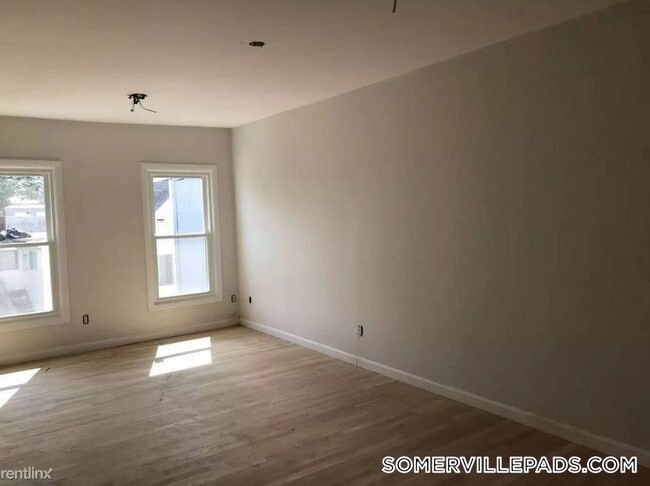 Photo - 160 Broadway Unit 3