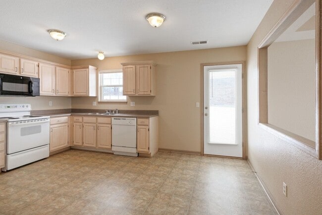 Photo - 2 bedroom 1.5 bath in Oak Grove-Available in July