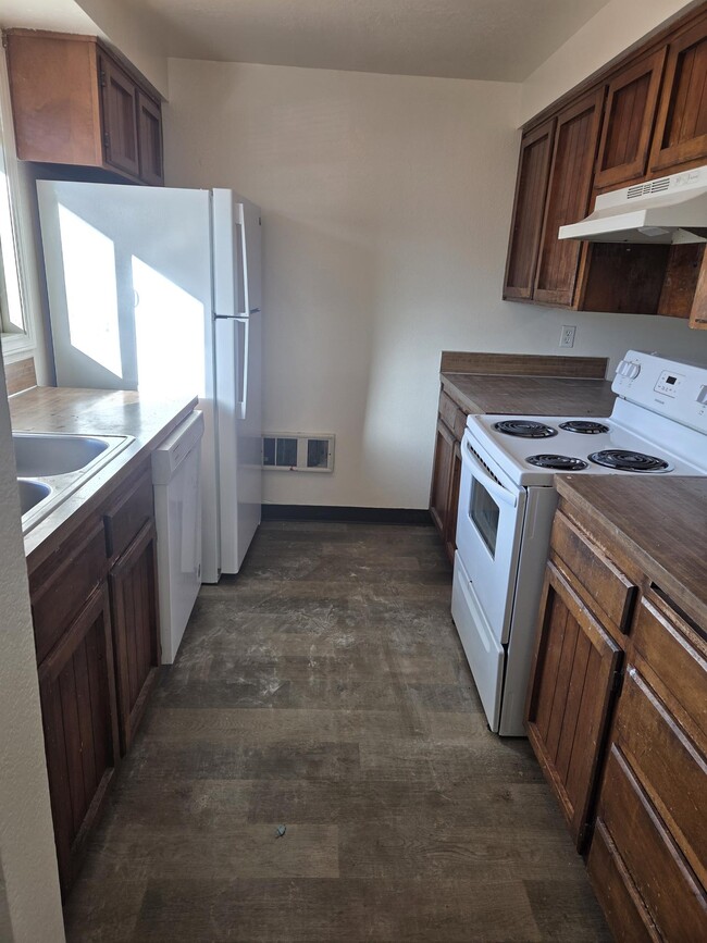 Photo - 1669 Salishan St SE