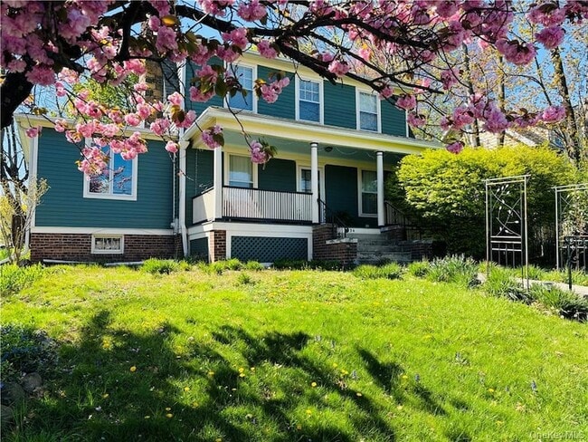 Building Photo - 194 N Midland Ave