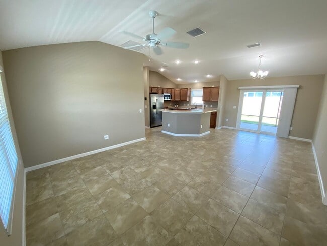 Photo - Beautiful Unfurnished 3 bed, 2 bath ANNUAL...