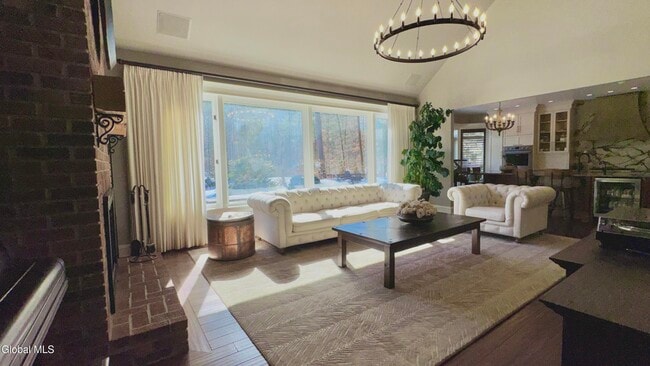 Photo - 9 Oakbrook Blvd