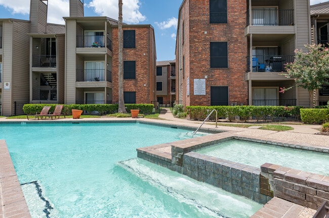 Building Photo - Huntington Glen Rental