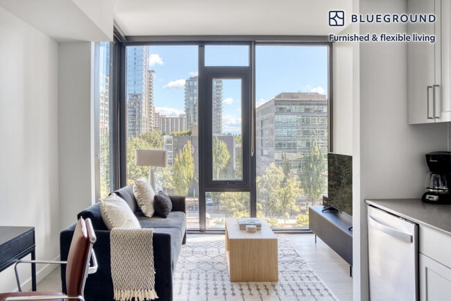 Building Photo - 704 Spring St Rental