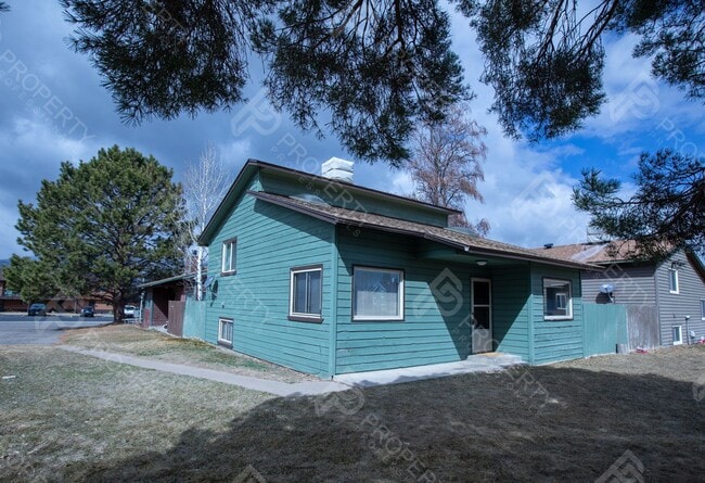 Building Photo - Single Family Home for Rent in Rifle