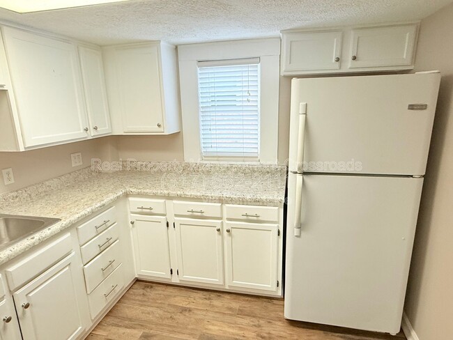 Photo - 337 S Green St