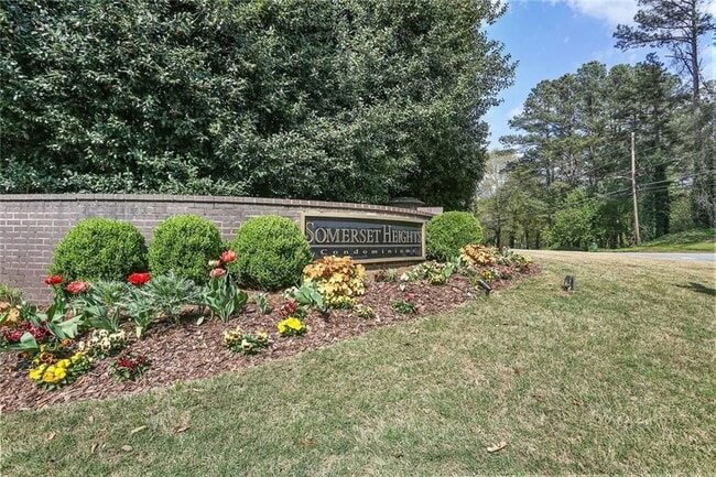 outside2 - 1501 Clairmont Rd Unit 1219