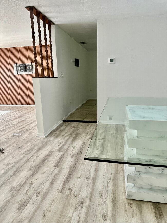 Photo - 11010 Tamarix Ave