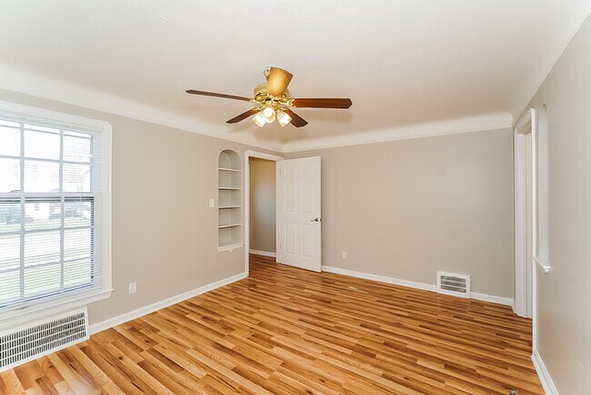 Photo - 19430 Monterey Ave