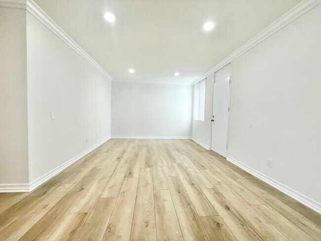 Photo - 6060 Fulton Ave Unit 8