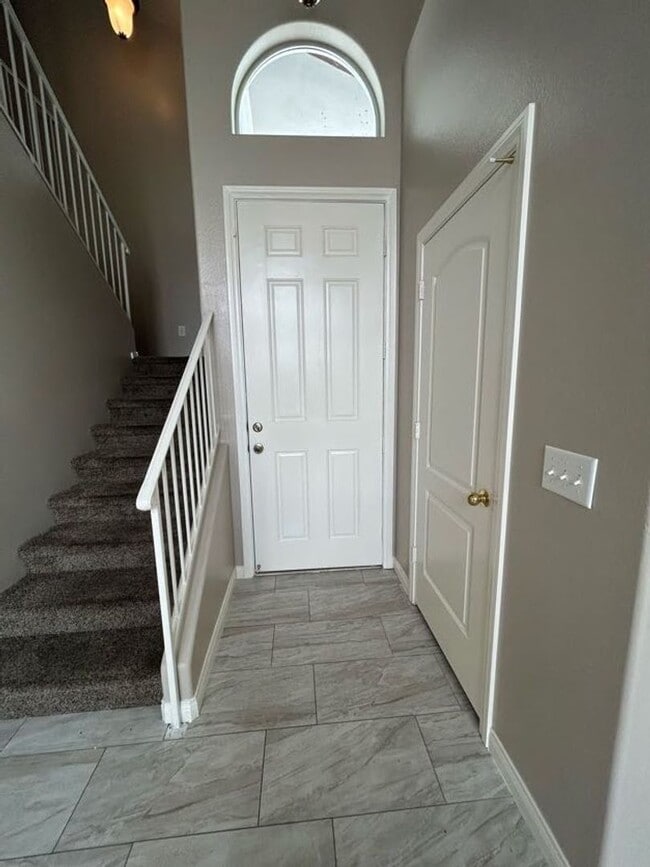 Photo - A Beautiful Town Home around the Spring Va...