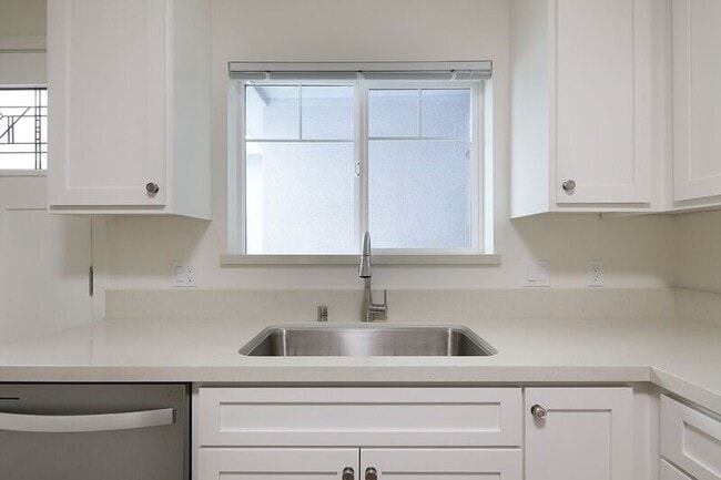 Photo - 4358-4360 Ocean View Blvd