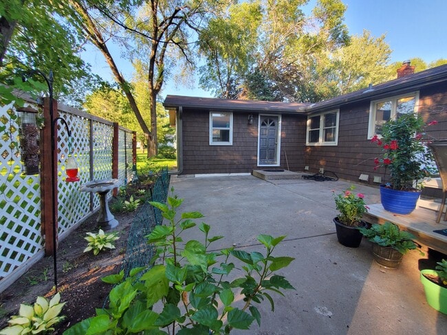 Photo - 732 Vernon Ave NW