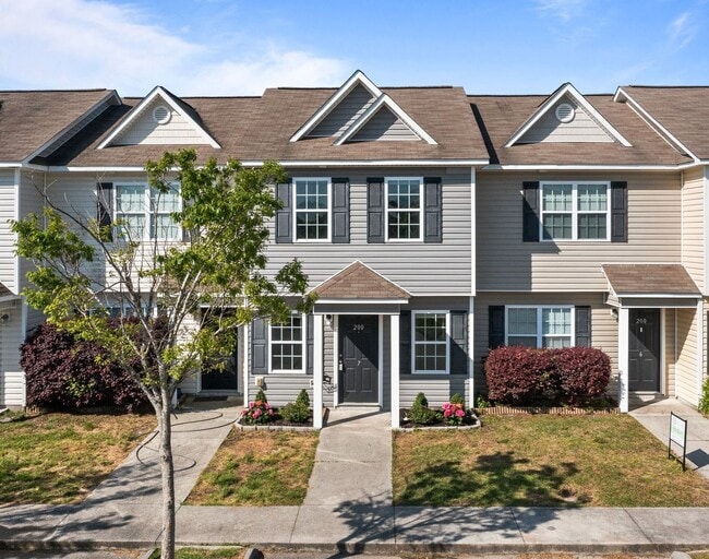Building Photo - Welcome to Raymond's Landing!