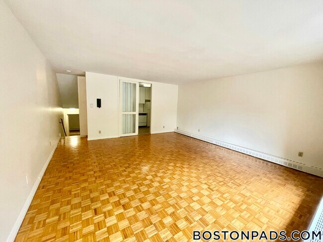 Photo - 125 Chiswick Rd Unidad 114