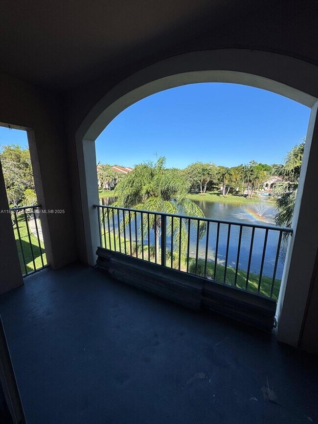 Building Photo - 12124 St.Andrews Pl Unit 304