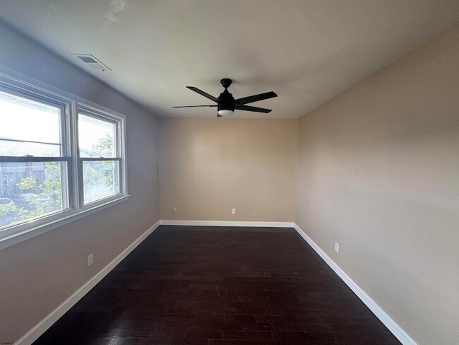 Photo - 352-354 Hampshire Drive Unit
