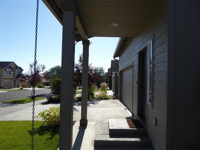 Photo - 2845 NE Aldrich Ave