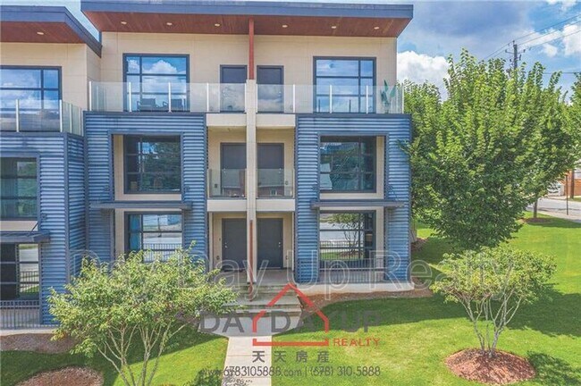 Building Photo - 472 Martin St SE