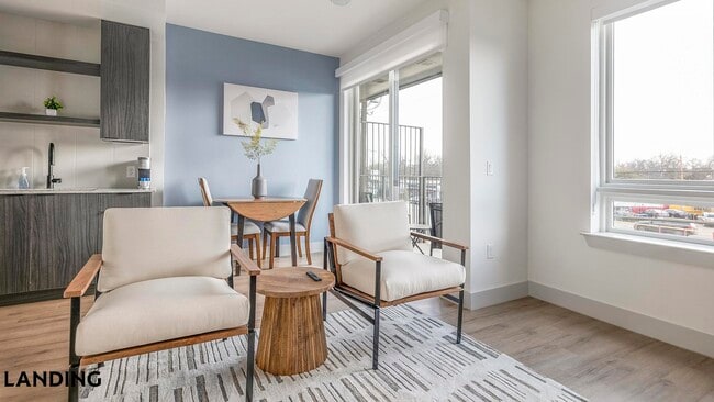 Building Photo - 1010 Springdale Rd