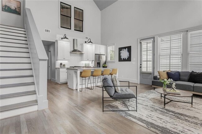 Photo - 528 Bismark Rd NE