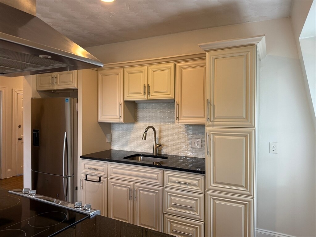Photo - 98 Robinwood Ave Condo Unit 4