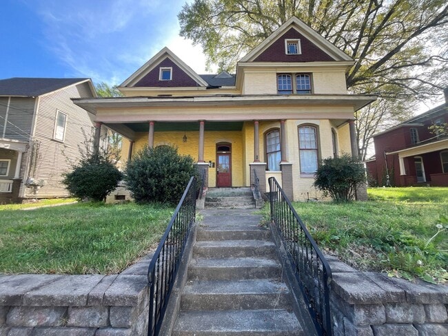 Building Photo - 396 N Highland Ave Unit 2