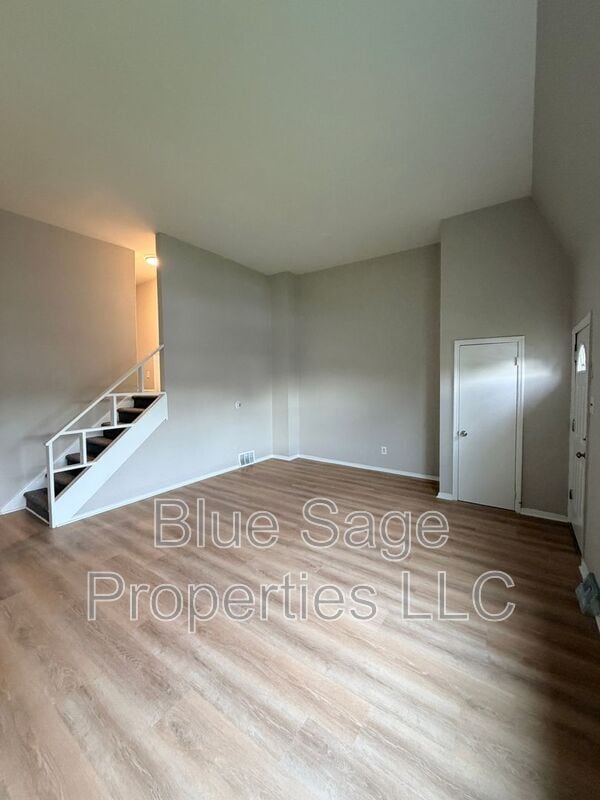 Photo - 117 Ervin Ave