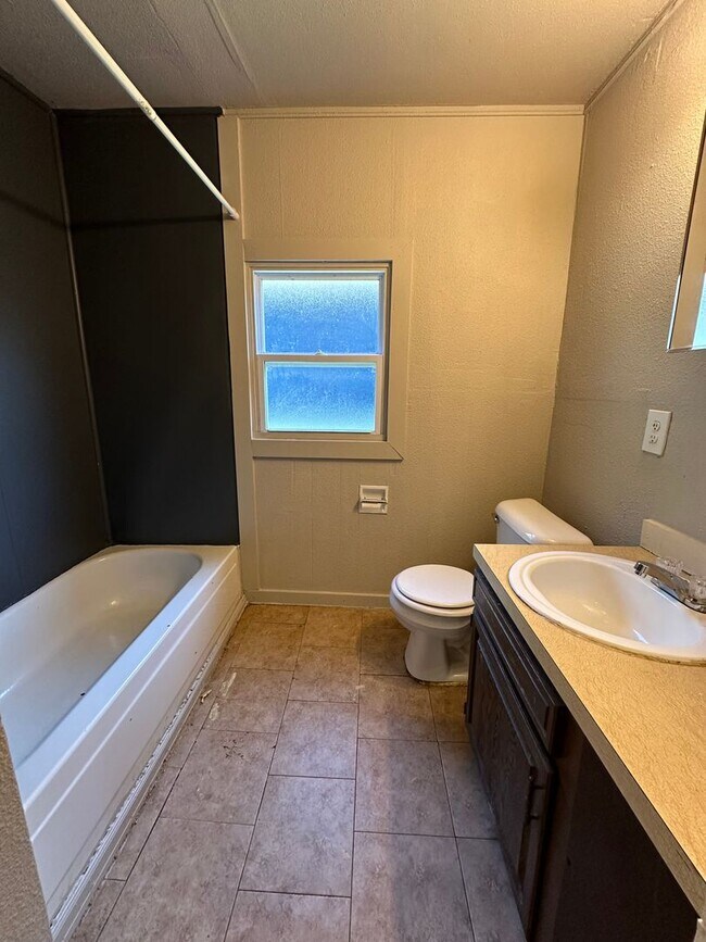 Photo - 609 S 18th St