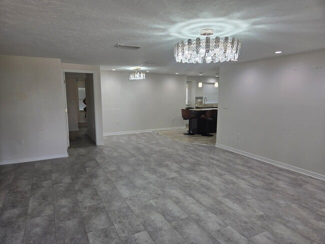 3922 Cochise Terrace