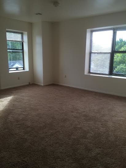 Building Photo - 105 Park Ave Unit 4H