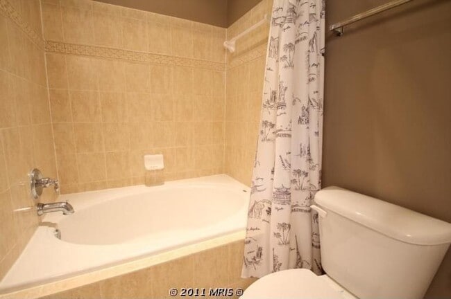 Photo - 855 E Lombard St
