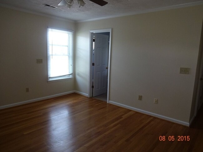 Photo - 1408 Jennelle Rd