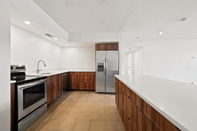 Building Photo - 2100 Sans Souci Blvd Unit B1