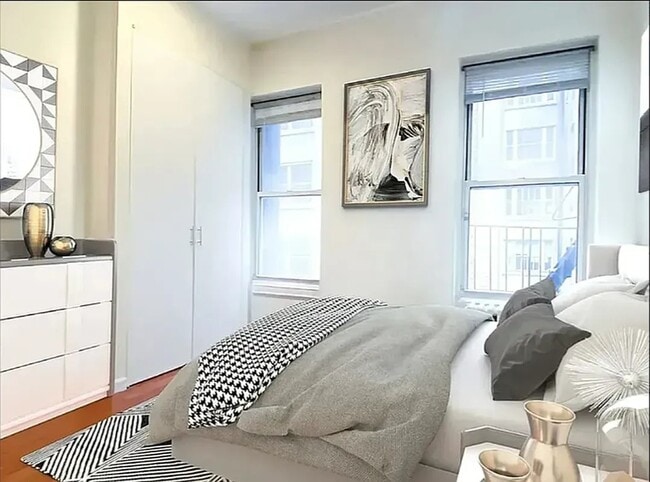 Photo - 129 W 56th St Unidad 5D