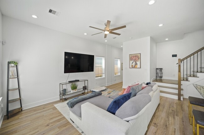 Photo - 4402 McKinley St