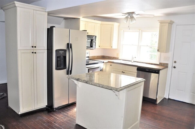 Photo - 35 Bogard St Unit C