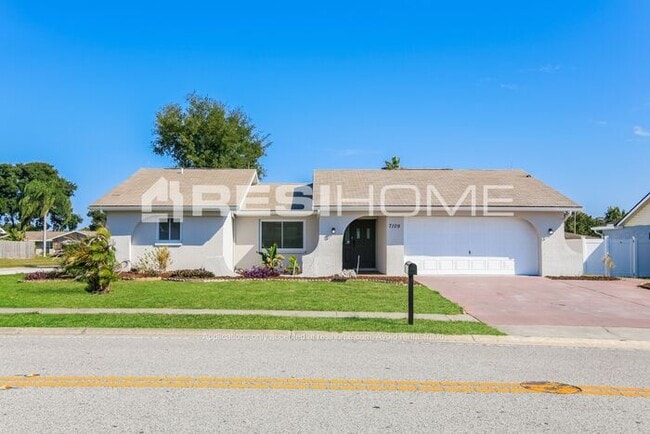 Photo - 7109 Orchid Lake Rd