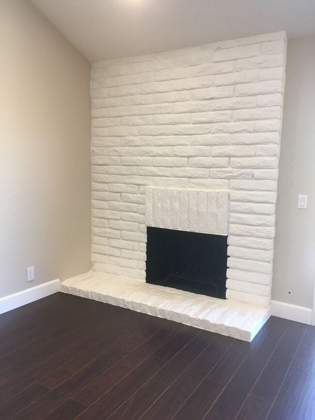 Photo - Single Story Stunner!