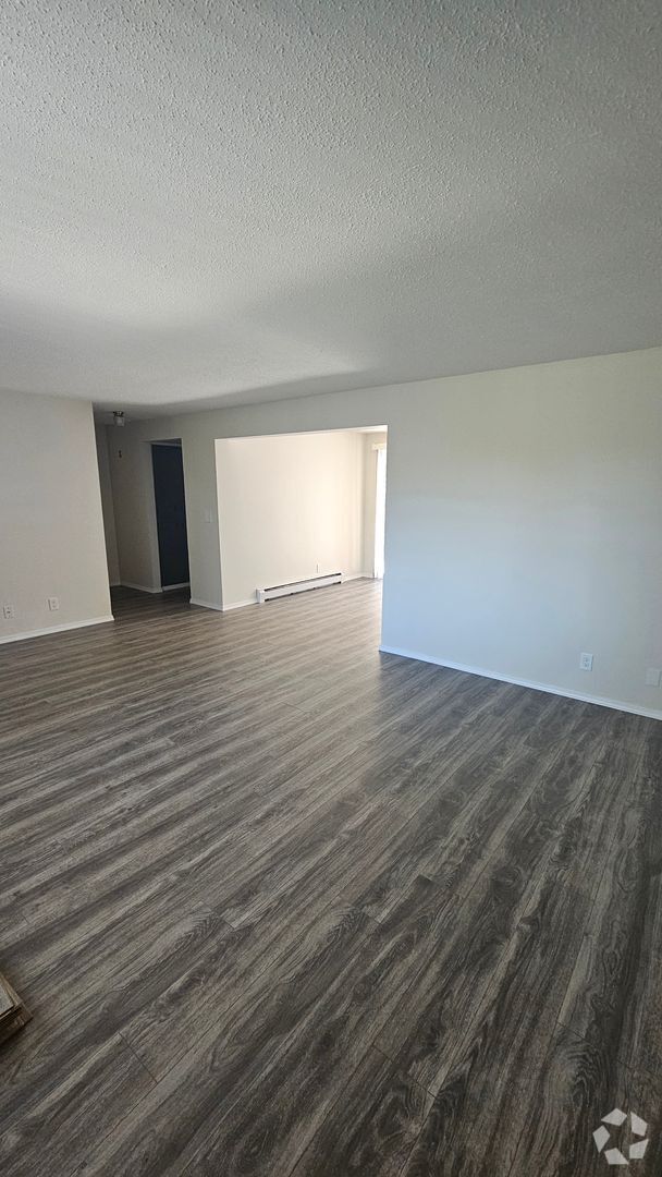 Building Photo - 2 Bedroom Lewiston Orchards Apartment Unit 4
